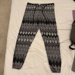 Pebbles black and white diamond print jogger pants